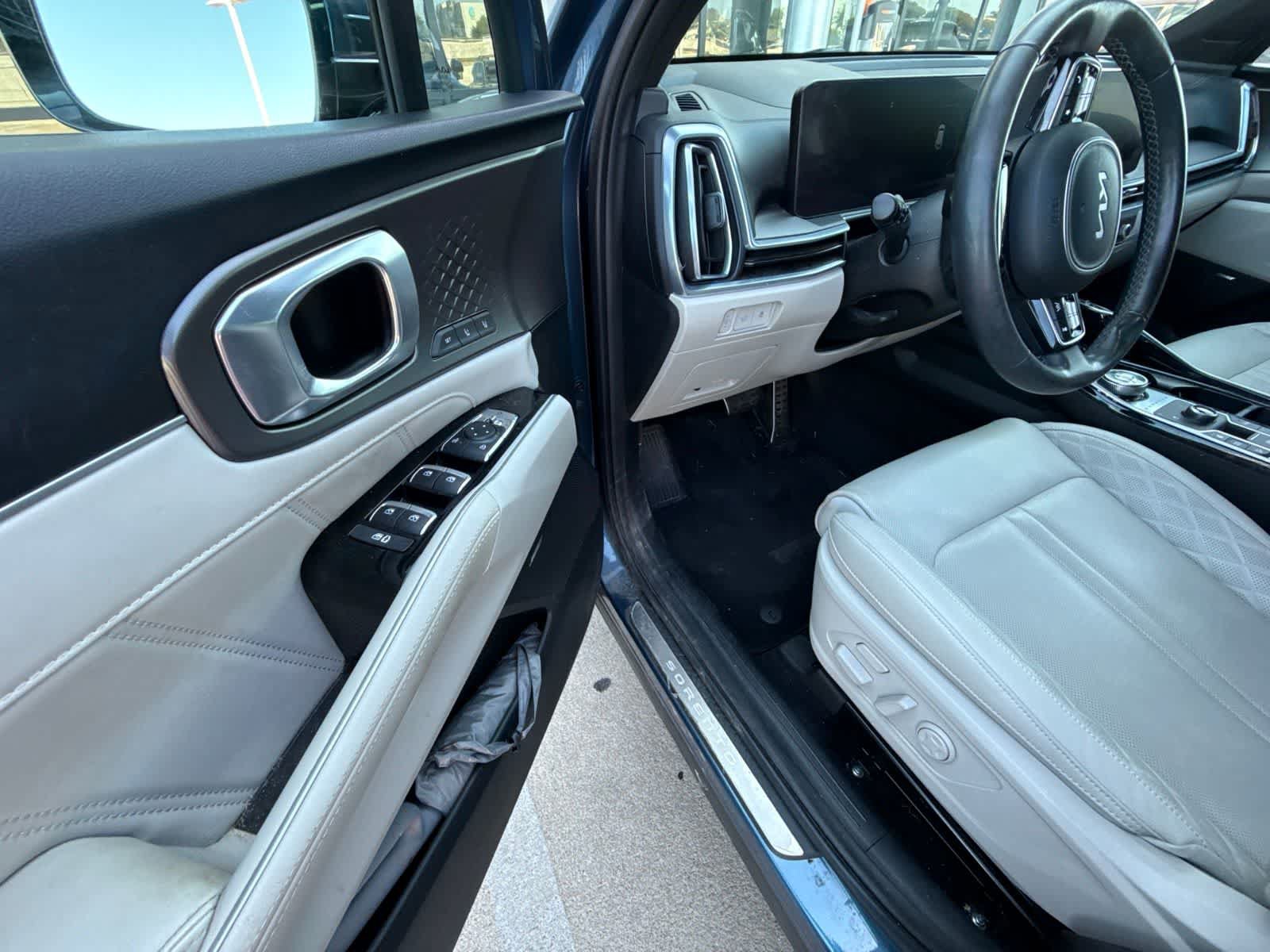 Certified 2025 Kia Sorento SX Prestige AWD/4WD image 7