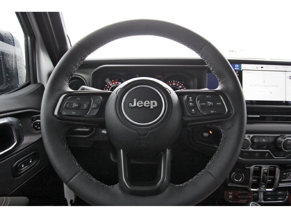 Used 2025 Jeep Gladiator Mojave w/ Convenience Group AWD/4WD image 14