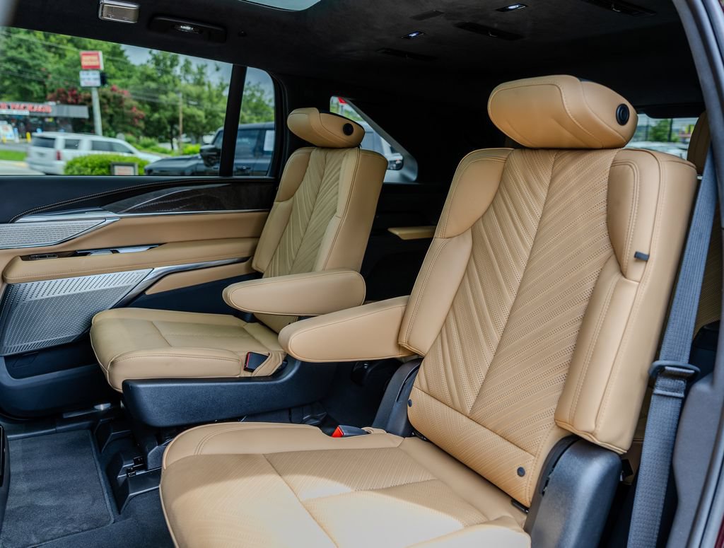 Used 2025 Cadillac Escalade IQ Sport 2 AWD/4WD image 18