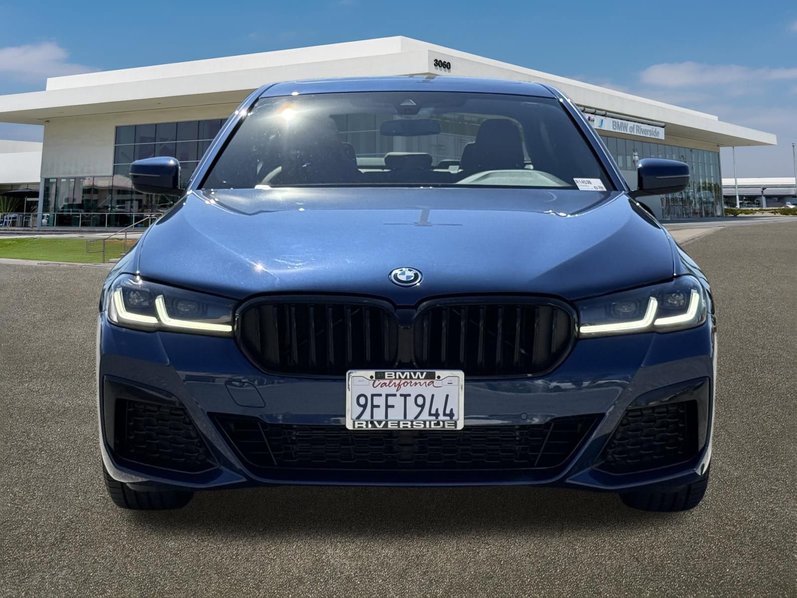 Used 2023 BMW 530e 530e iPerformance w/ M Sport Package image 3