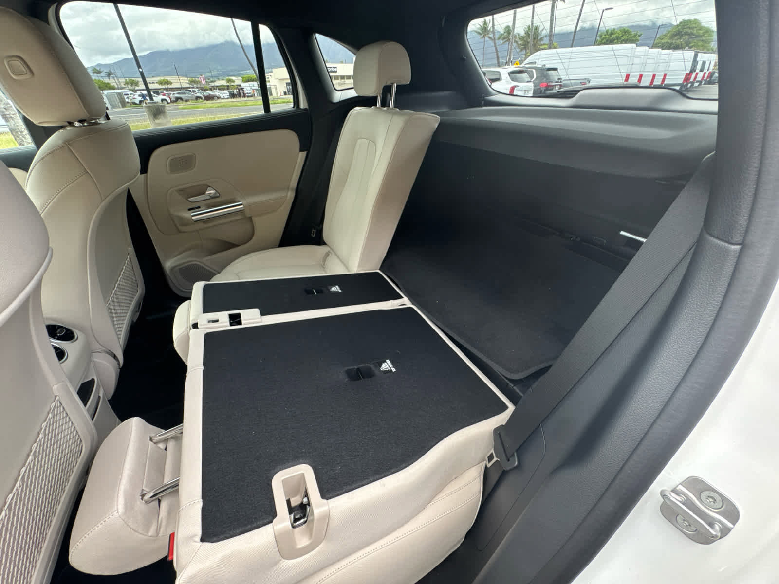 Used 2025 Mercedes-Benz GLA 250 image 15