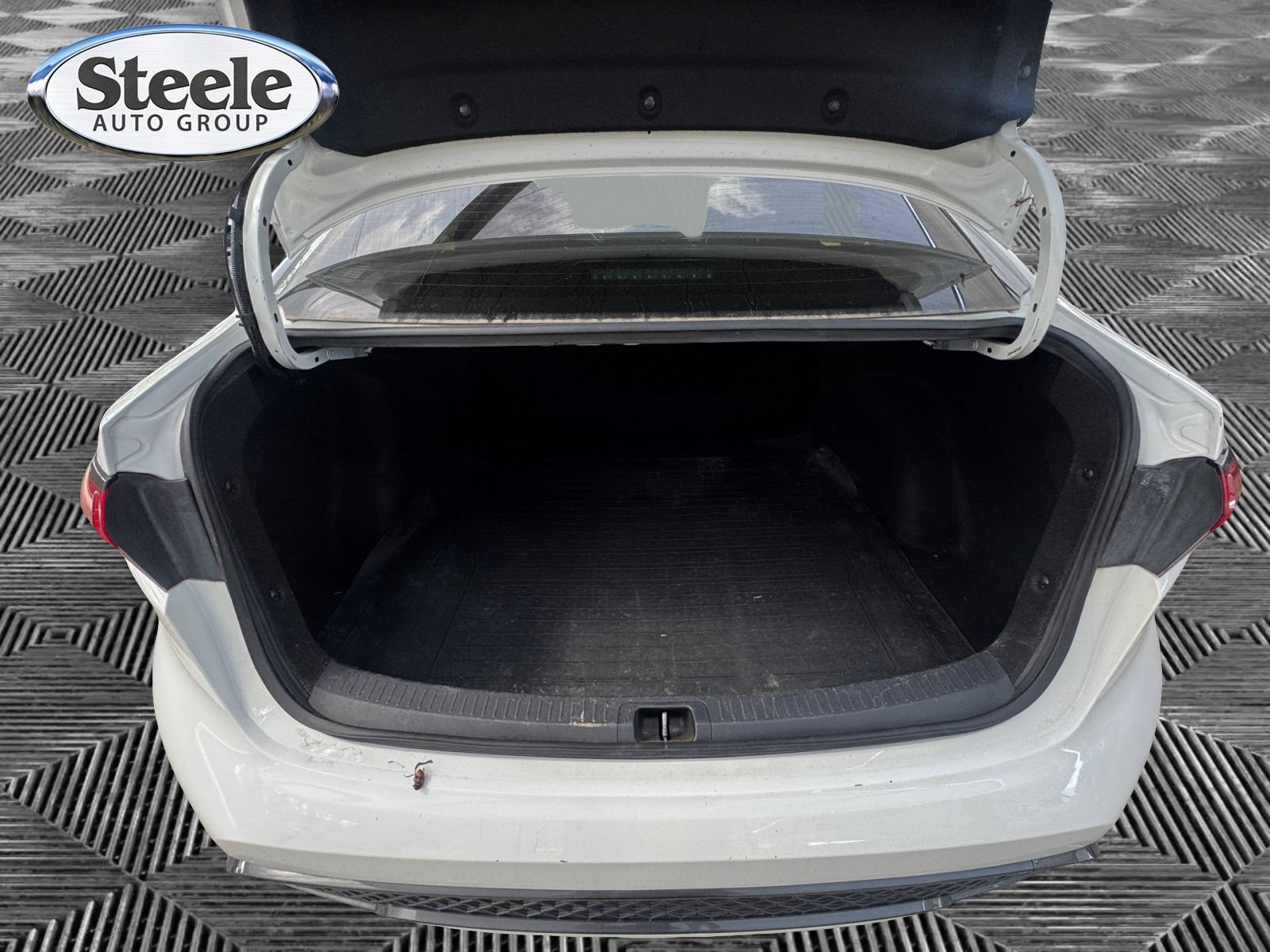 Used 2020 Toyota Corolla SE FWD image 18