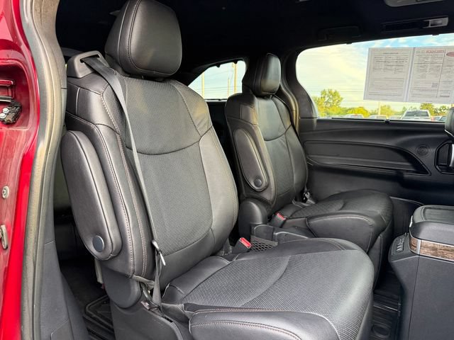 Certified 2025 Toyota Sienna Platinum AWD/4WD image 18