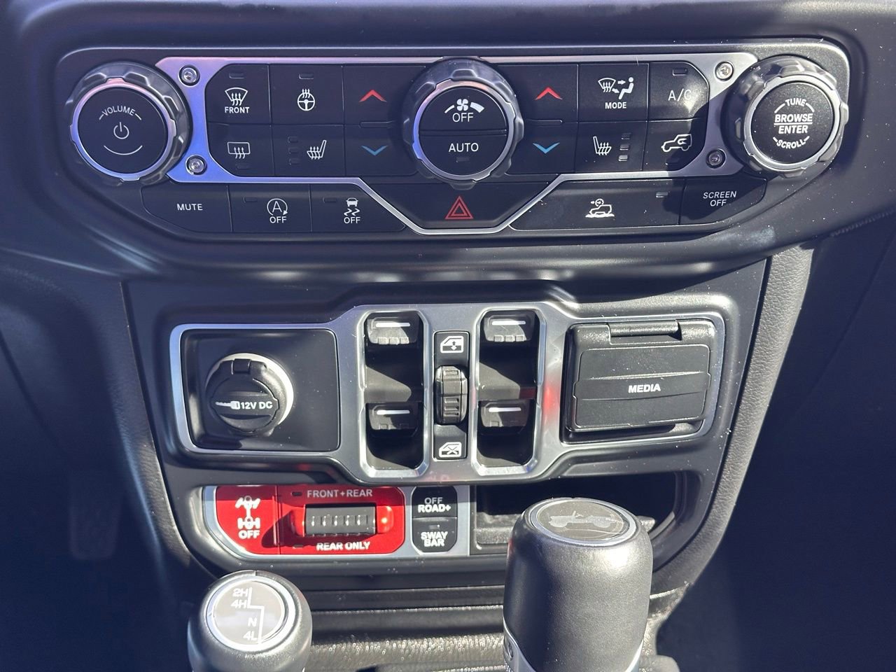 Used 2022 Jeep Wrangler Unlimited Rubicon w/ LED Lighting Group image 30