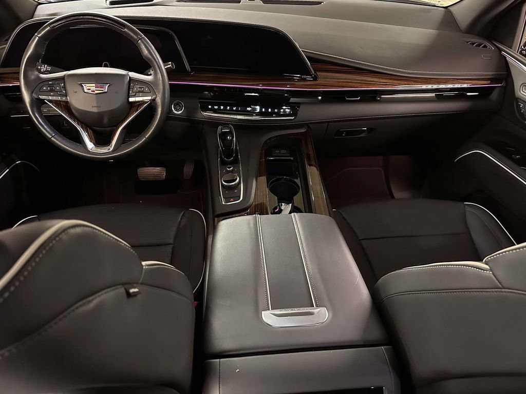 Used 2023 Cadillac Escalade Premium Luxury w/ LPO, Radiant Package AWD/4WD image 17