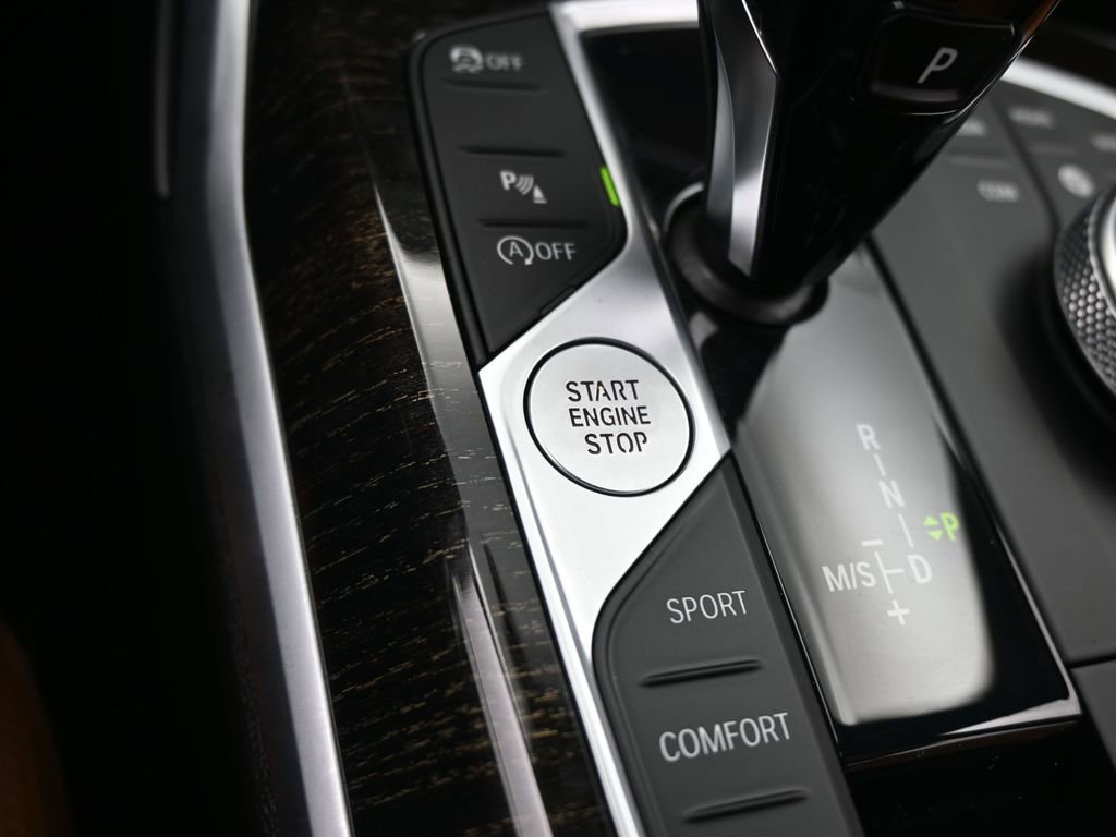 Used 2021 BMW 330i Sedan w/ Premium Package image 33