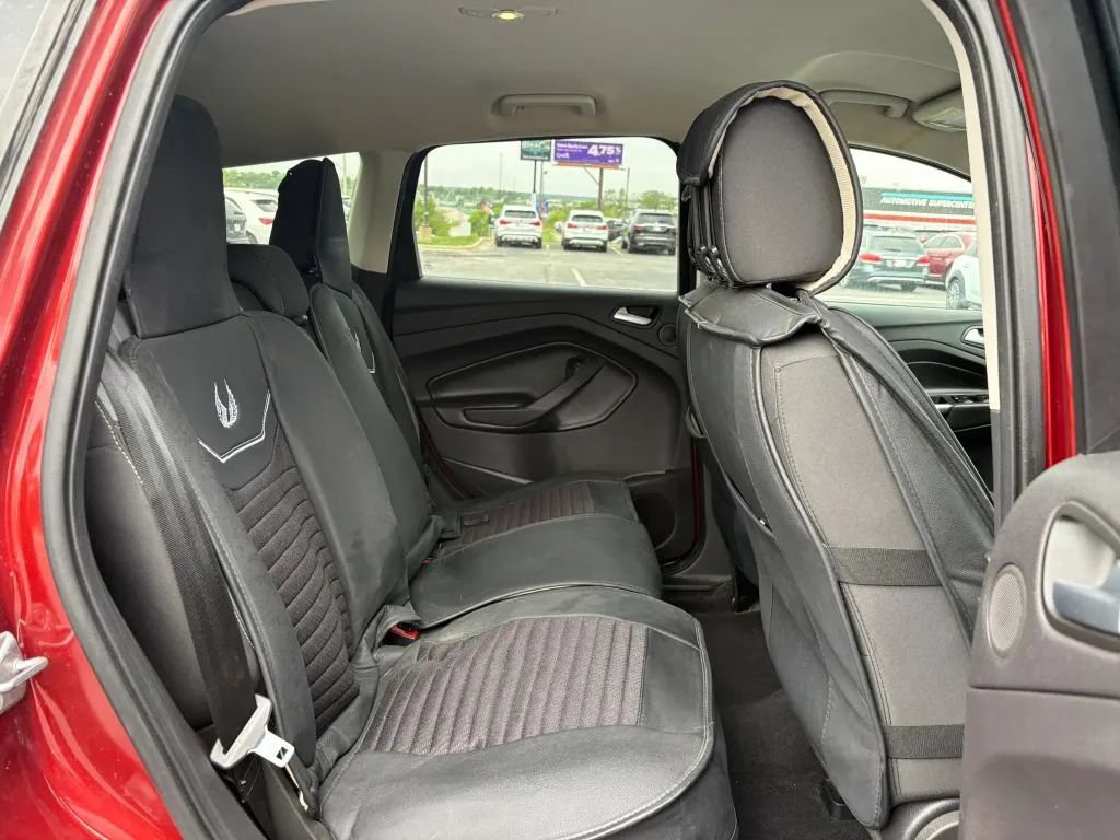 Used 2016 Ford Escape SE w/ Equipment Group 201A AWD/4WD image 17