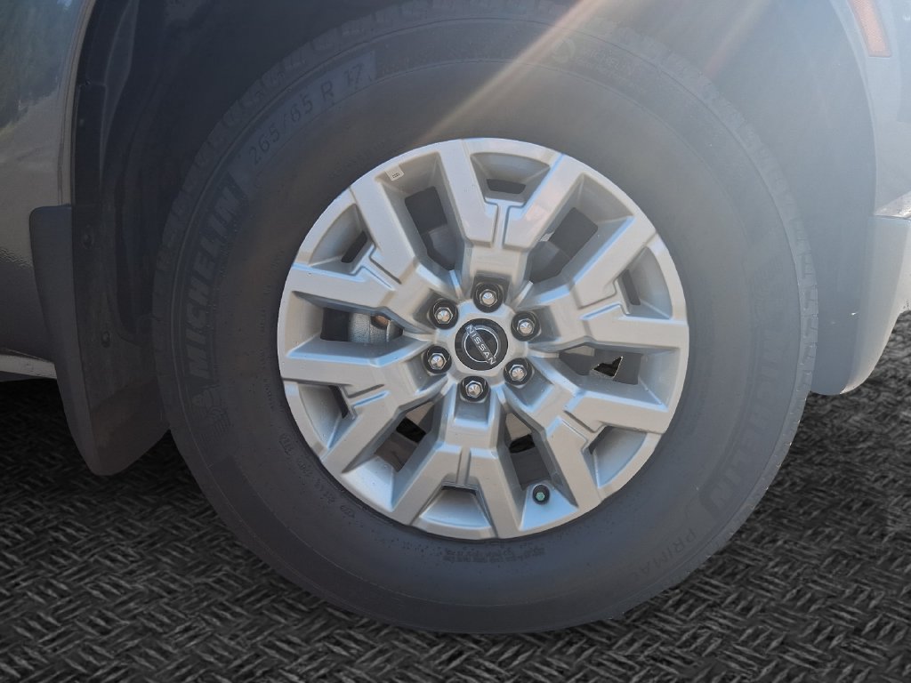 Used 2024 Nissan Frontier SV w/ SV Convenience Package RWD image 11