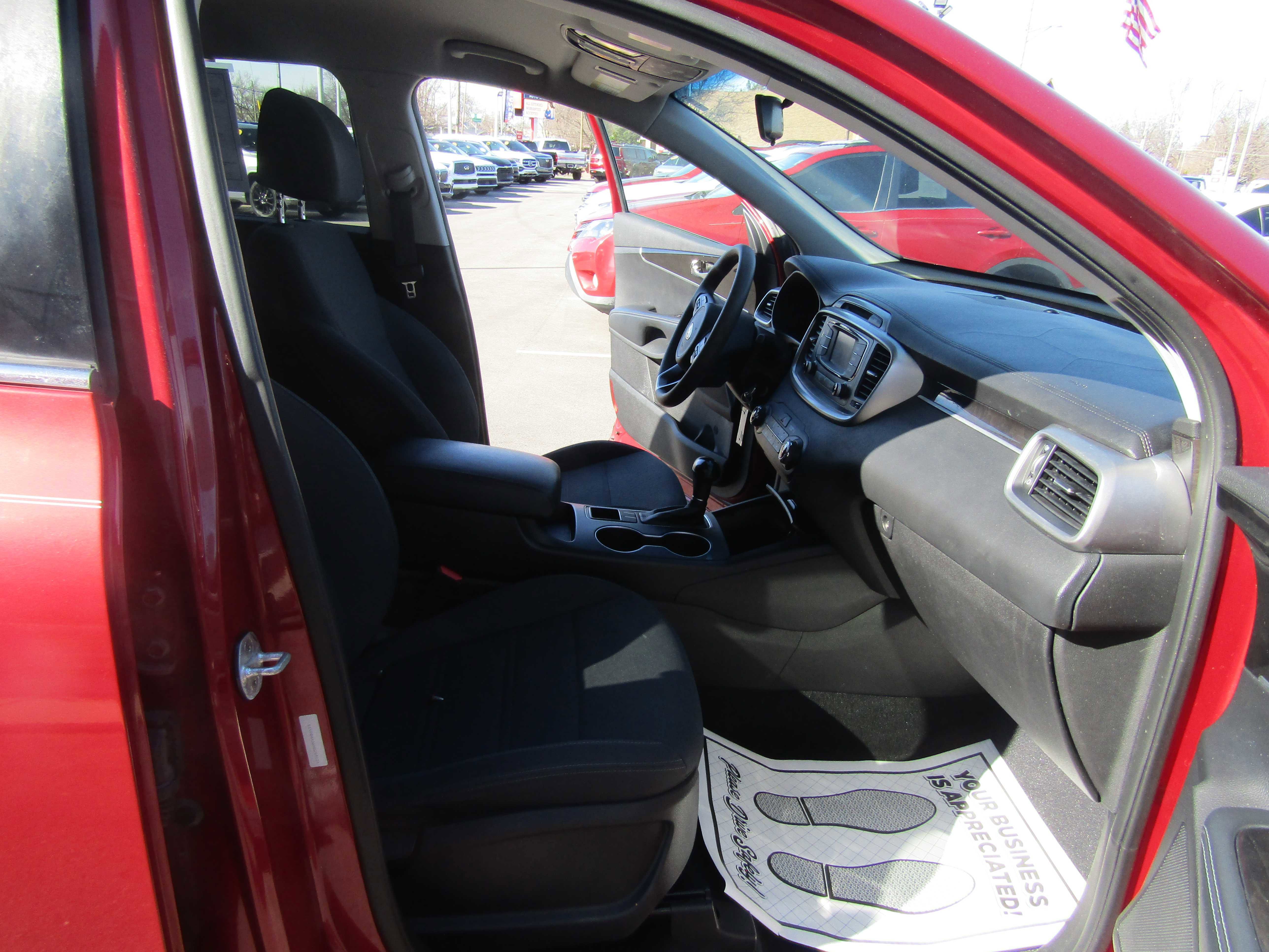 Used 2017 Kia Sorento FWD image 16