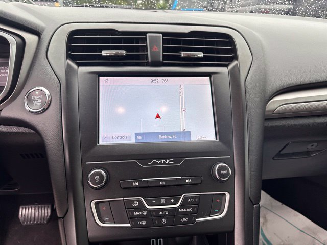 Used 2019 Ford Fusion SE w/ Equipment Group 151A FWD image 12