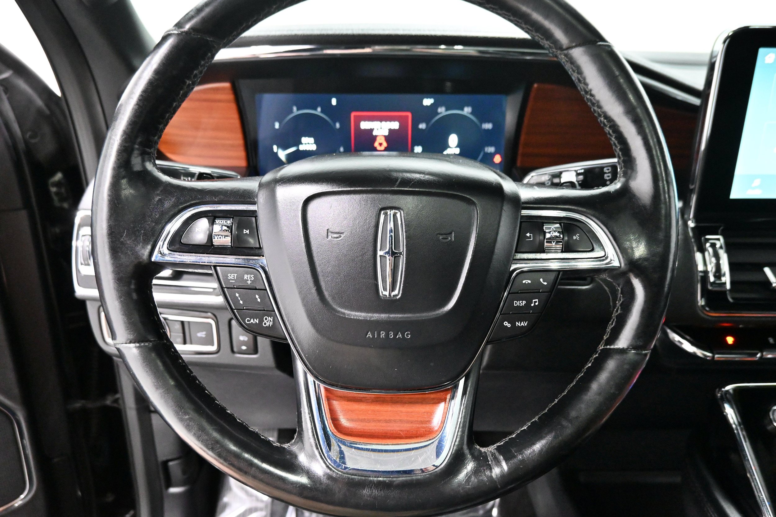 Used 2021 Lincoln Navigator Reserve AWD/4WD image 7