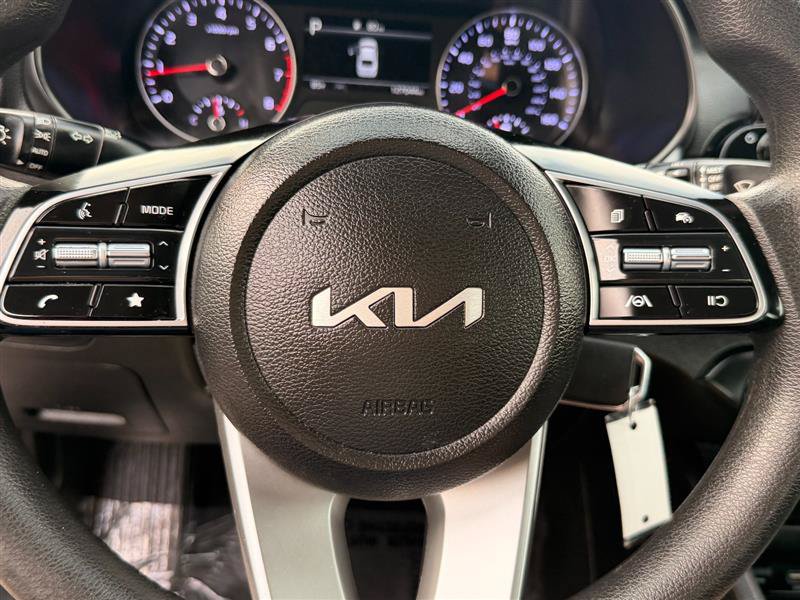 Used 2023 Kia Forte LXS w/ LXS Technology Package FWD image 14