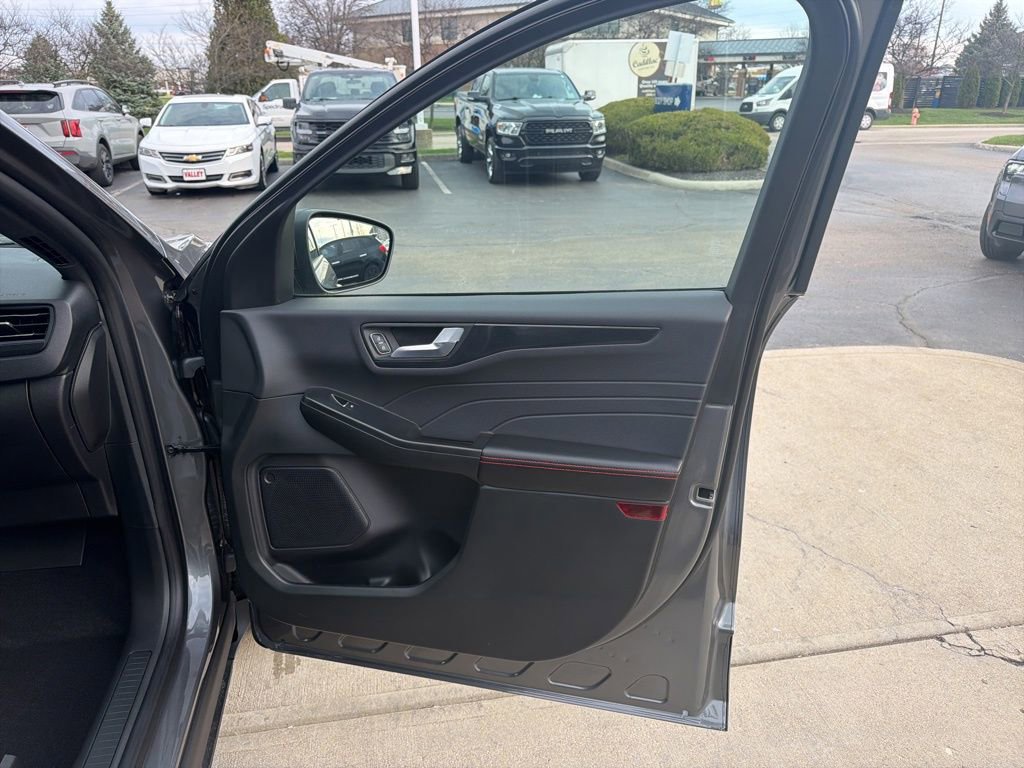 Certified 2026 Ford Escape ST-Line w/ Tech Pack #1 image 32