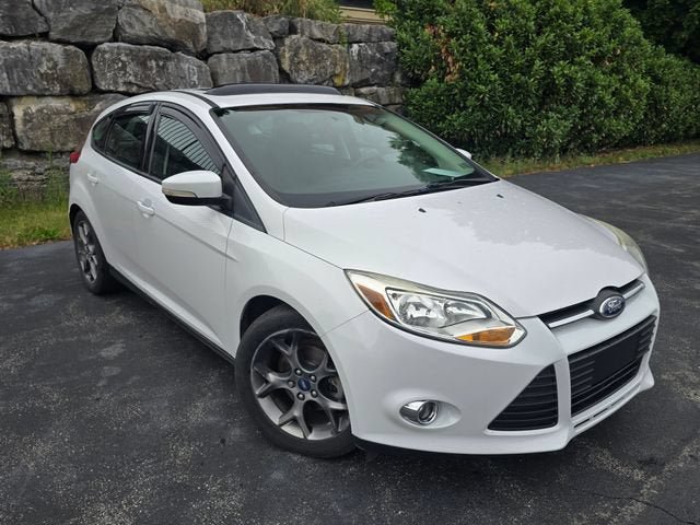Used 2014 Ford Focus SE w/ Equipment Group 201A FWD image 1