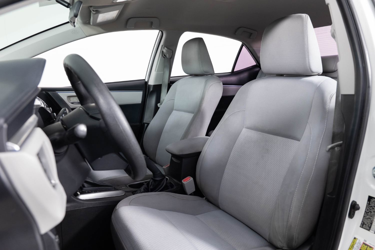 Used 2015 Toyota Corolla LE FWD image 16