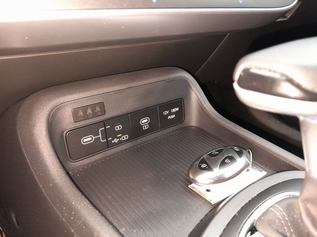Used 2025 Hyundai Kona SEL image 25