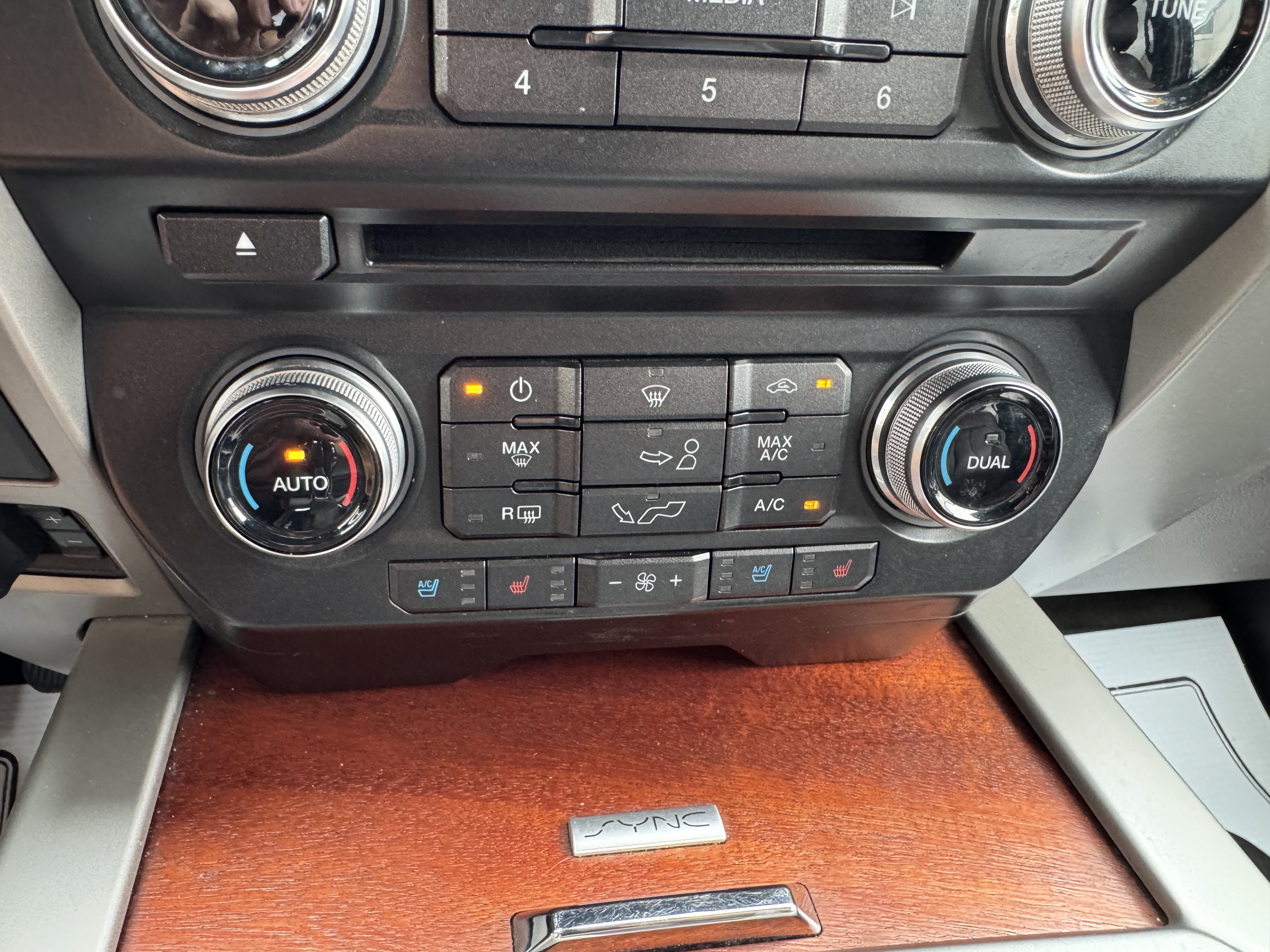 Used 2016 Ford F150 King Ranch w/ Equipment Group 601A Luxury AWD/4WD image 15