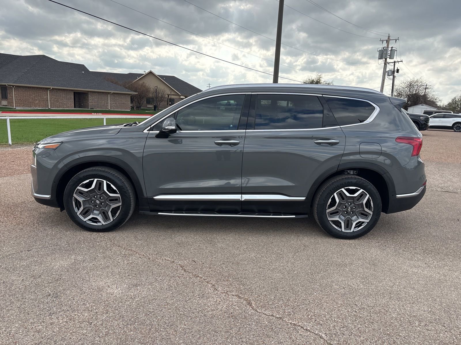 Used 2022 Hyundai Santa Fe Limited image 2