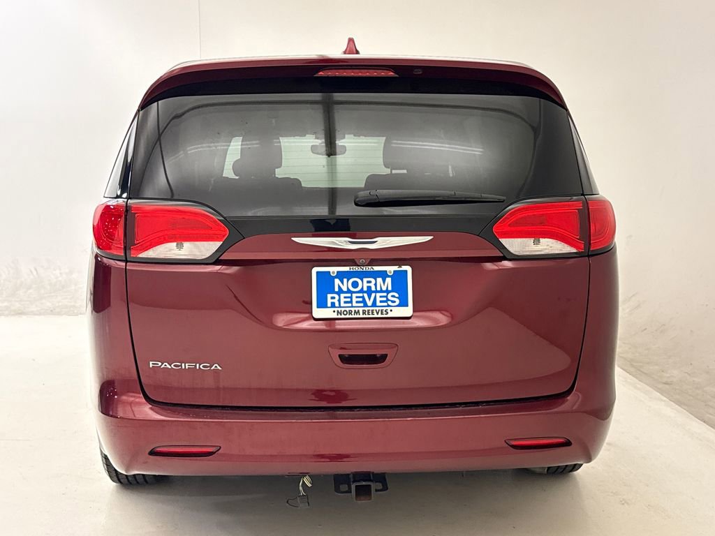 Used 2017 Chrysler Pacifica Touring image 8