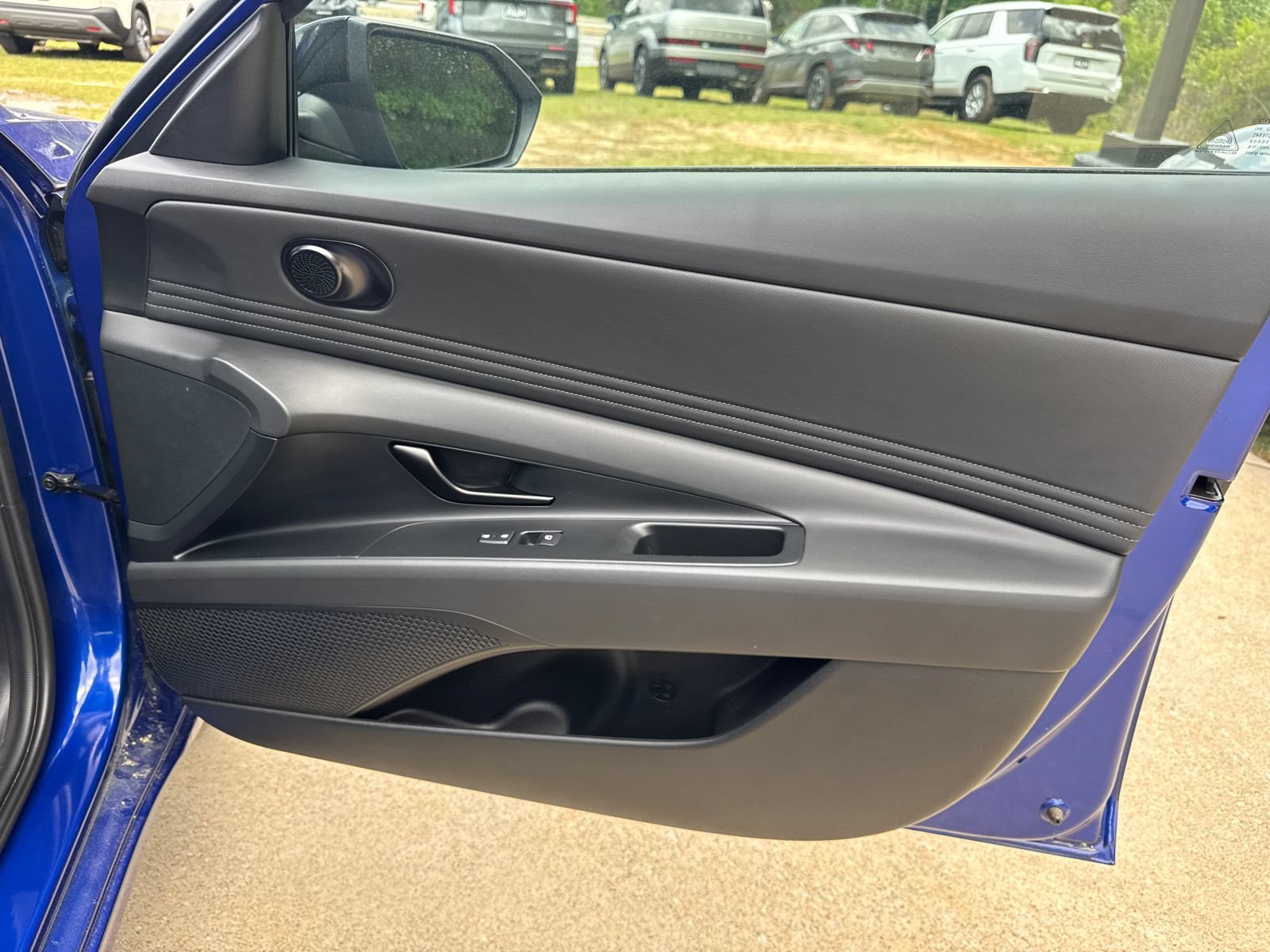 Used 2025 Hyundai Elantra Sport FWD image 14