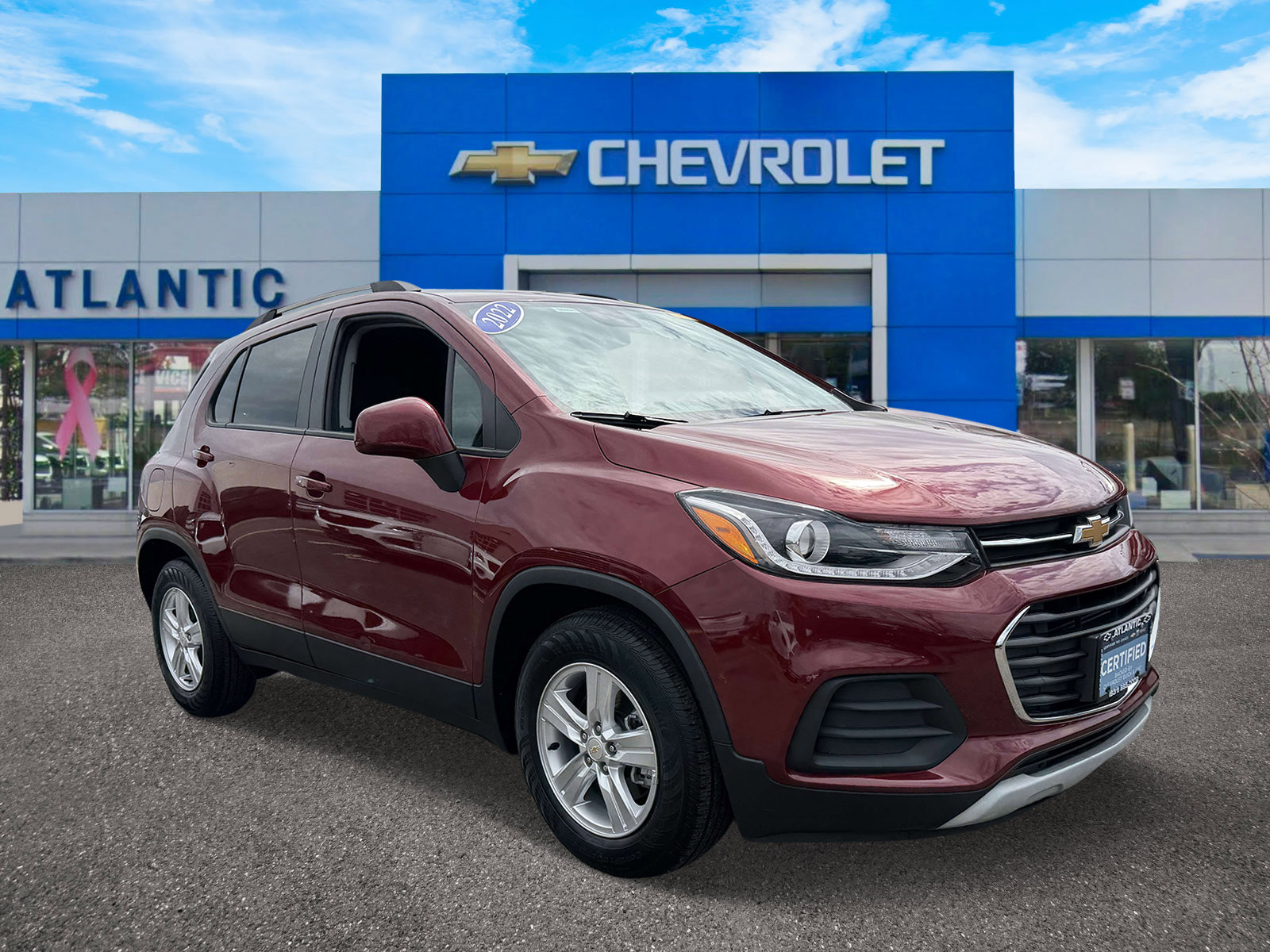 Certified 2022 Chevrolet Trax LT w/ LT Convenience Package image 2