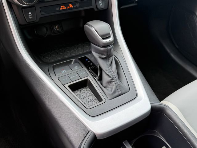Used 2025 Toyota RAV4 XLE Premium image 25