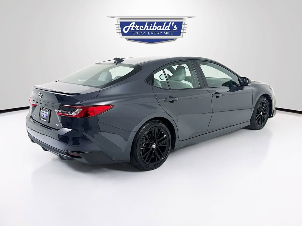 Used 2025 Toyota Camry SE image 8