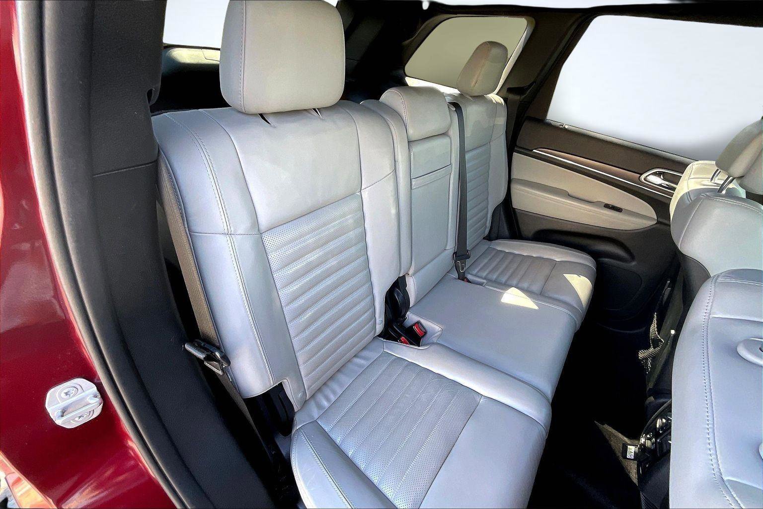 Used 2018 Jeep Grand Cherokee Limited AWD/4WD image 27
