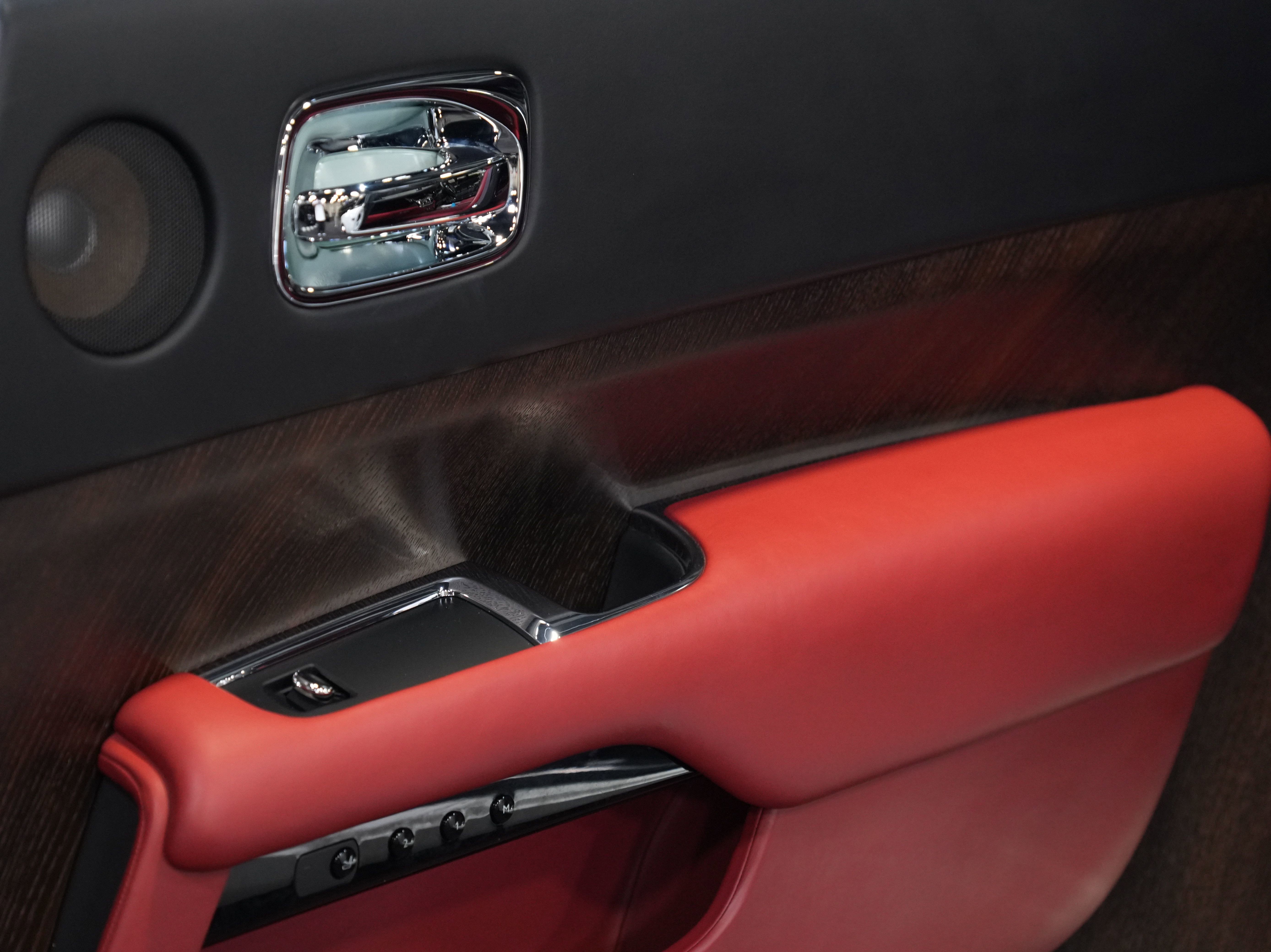 Used 2014 Rolls-Royce Wraith RWD image 28