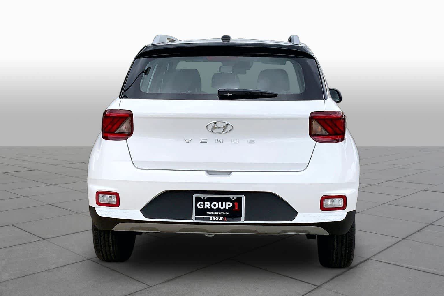 New 2026 Hyundai Venue SEL FWD image 4