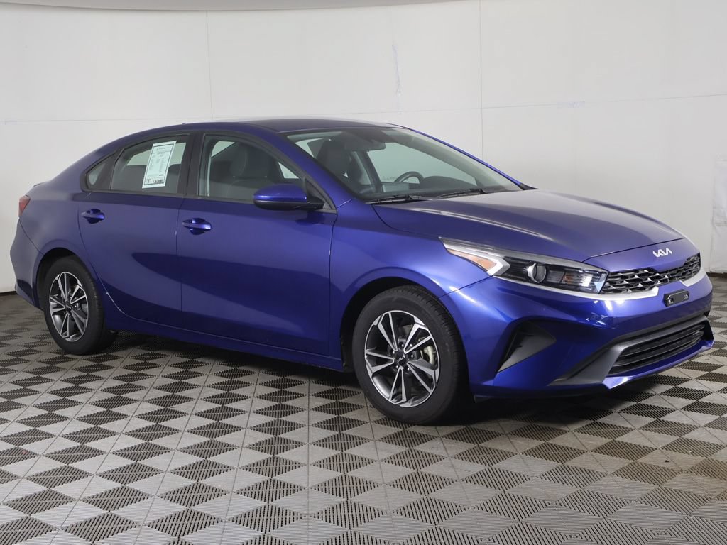 Used 2023 Kia Forte LXS FWD image 2