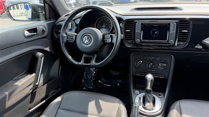 Used 2018 Volkswagen Beetle 2.0T FWD image 18