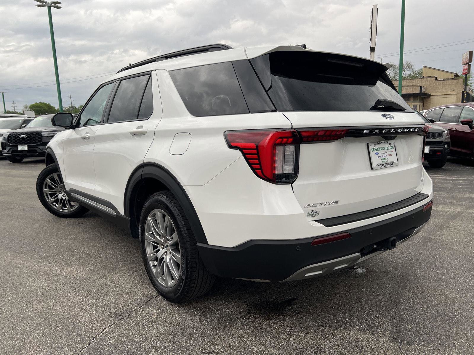 Used 2025 Ford Explorer Active w/ Active Comfort Package AWD/4WD image 9