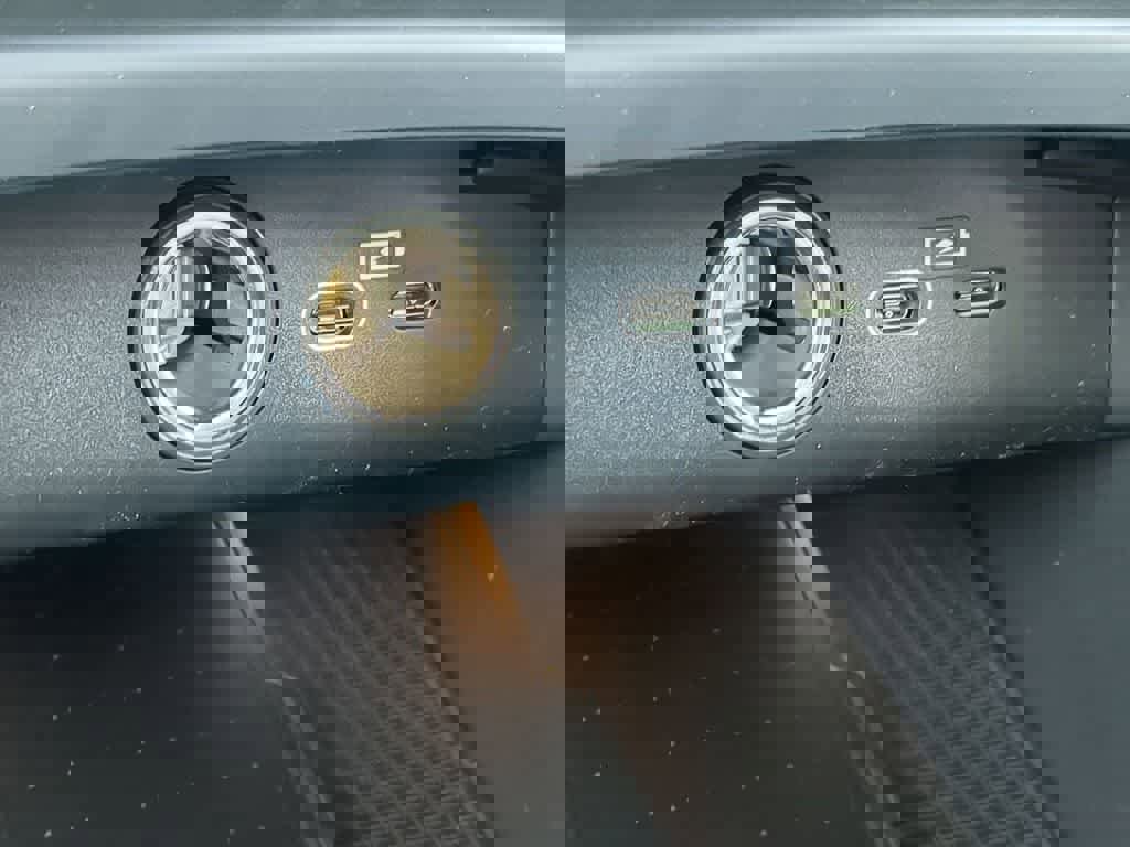 New 2026 Volvo XC40 B5 Core w/ Protection Package Premier image 29