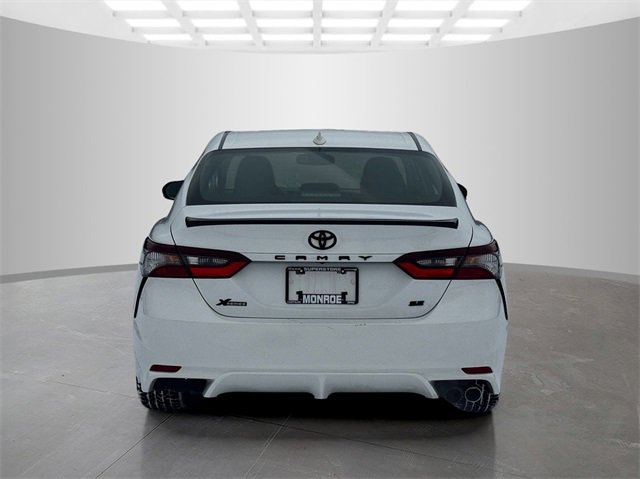 Used 2024 Toyota Camry SE image 6