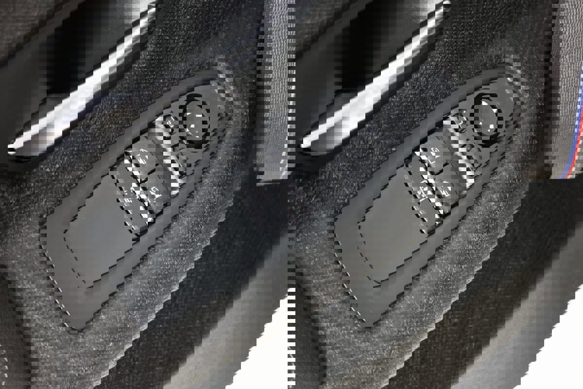 Used 2019 BMW M4 CS w/ Executive Package image 21