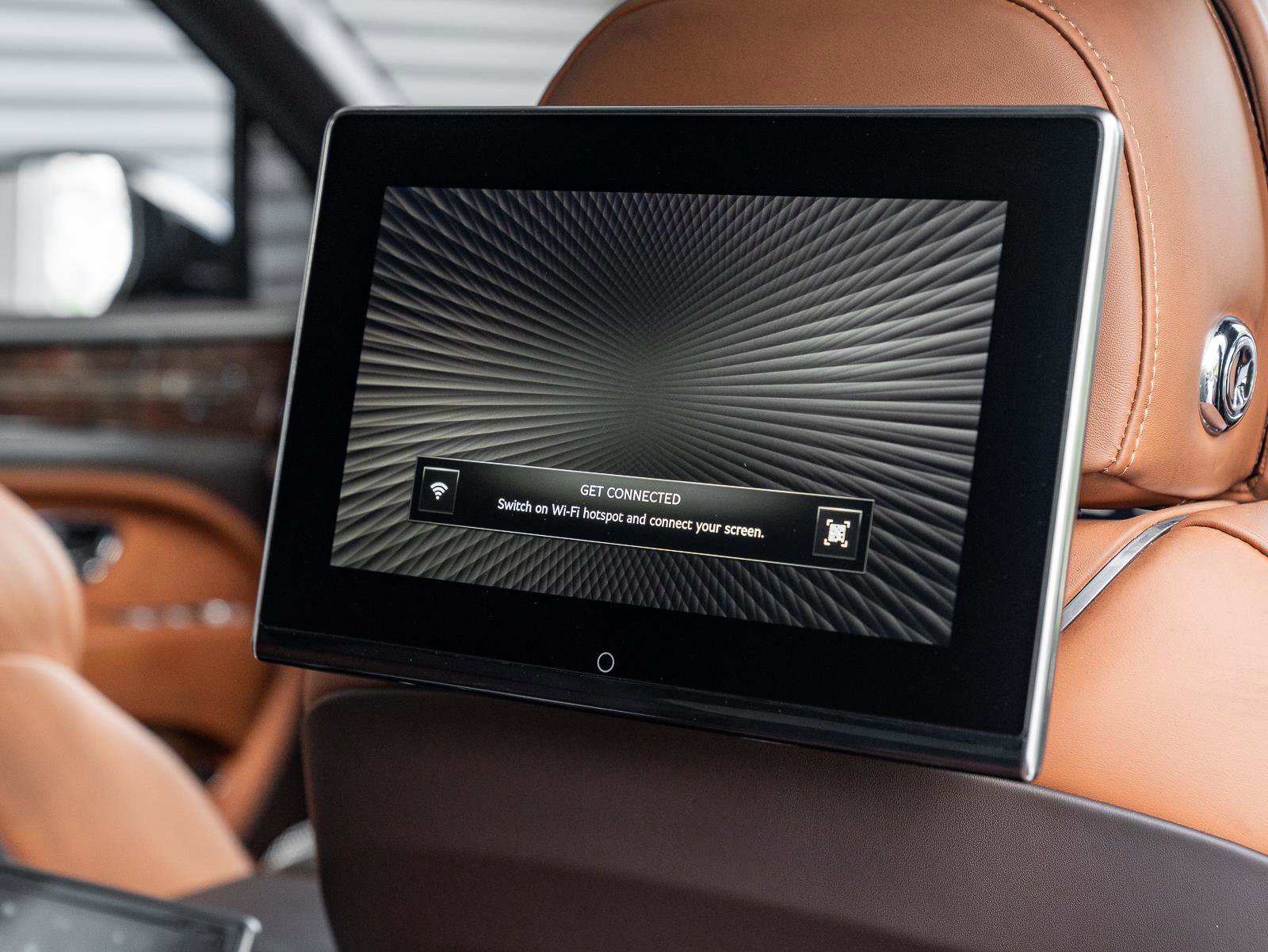 Used 2023 Bentley Bentayga Extended Wheelbase AWD/4WD image 20