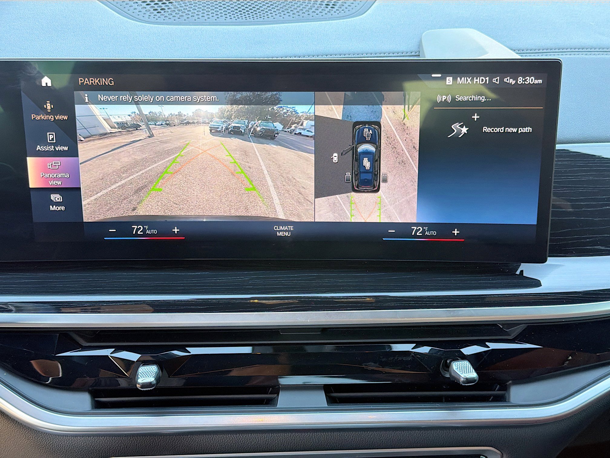 Used 2023 BMW X7 M60i w/ Climate Comfort Package image 34