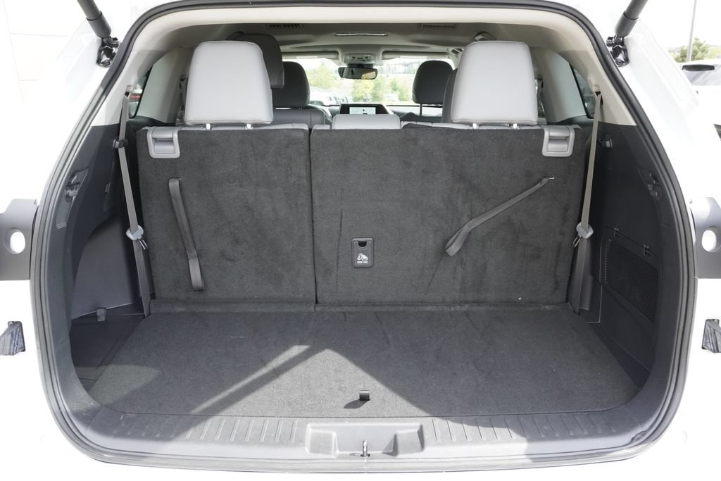 Used 2026 Toyota Highlander Limited AWD/4WD image 31