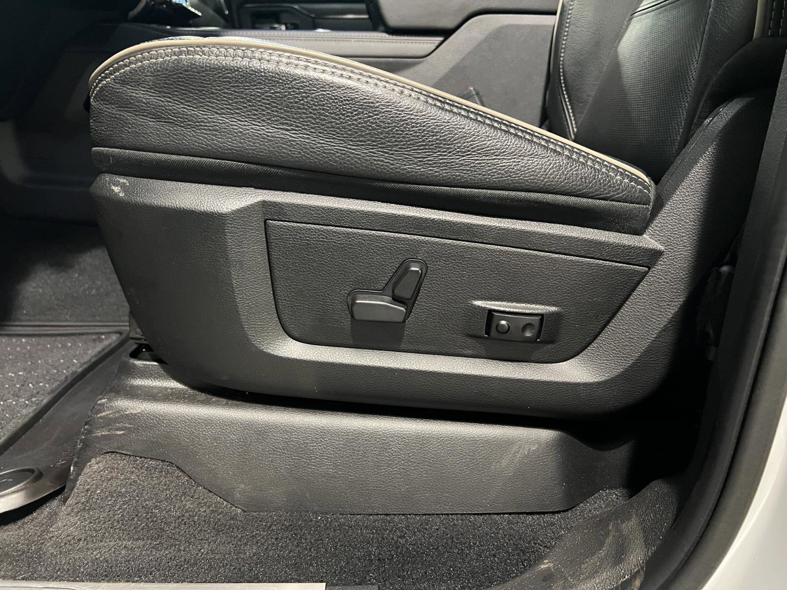 Used 2023 RAM 2500 Limited image 25