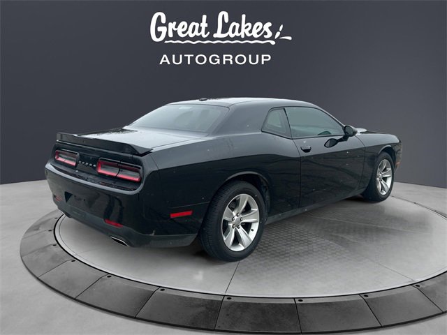 Used 2022 Dodge Challenger SXT image 5