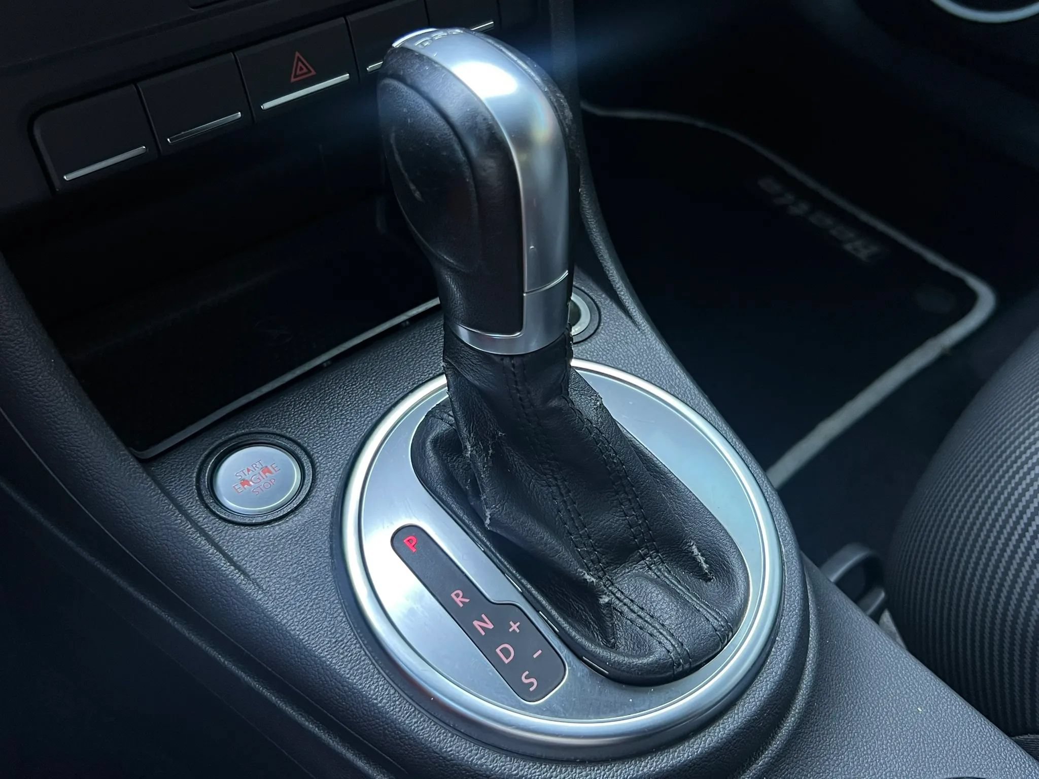 Used 2015 Volkswagen Beetle TDI FWD image 11