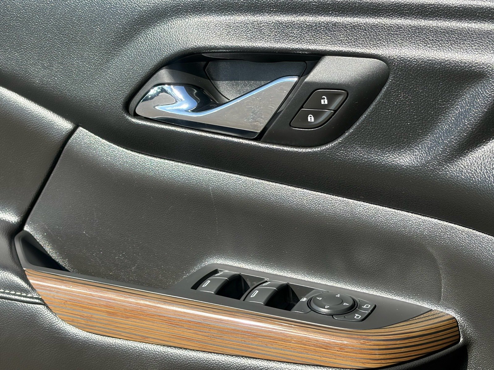 Used 2018 GMC Acadia SLE FWD image 19