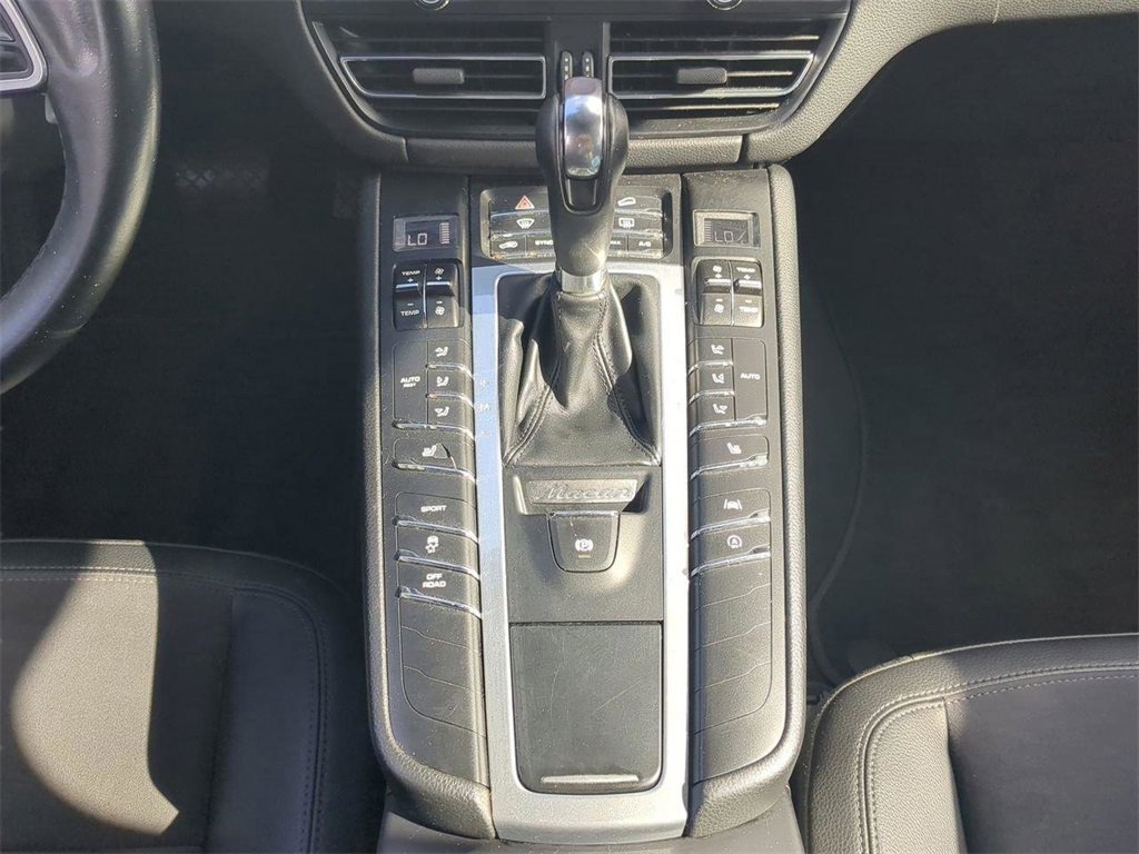 Used 2021 Porsche Macan image 23