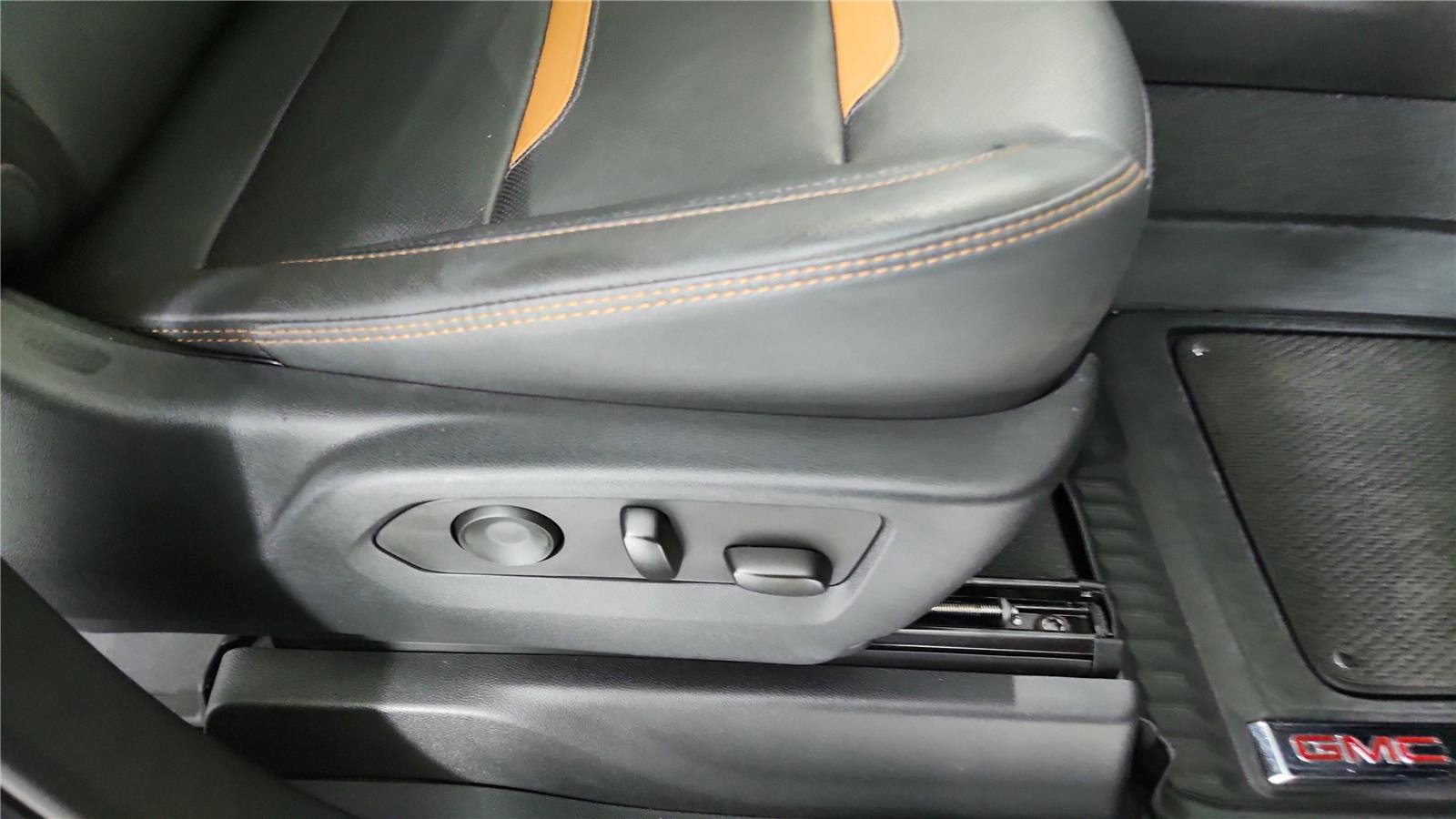 Used 2023 GMC Sierra 1500 AT4 w/ Technology Package image 29