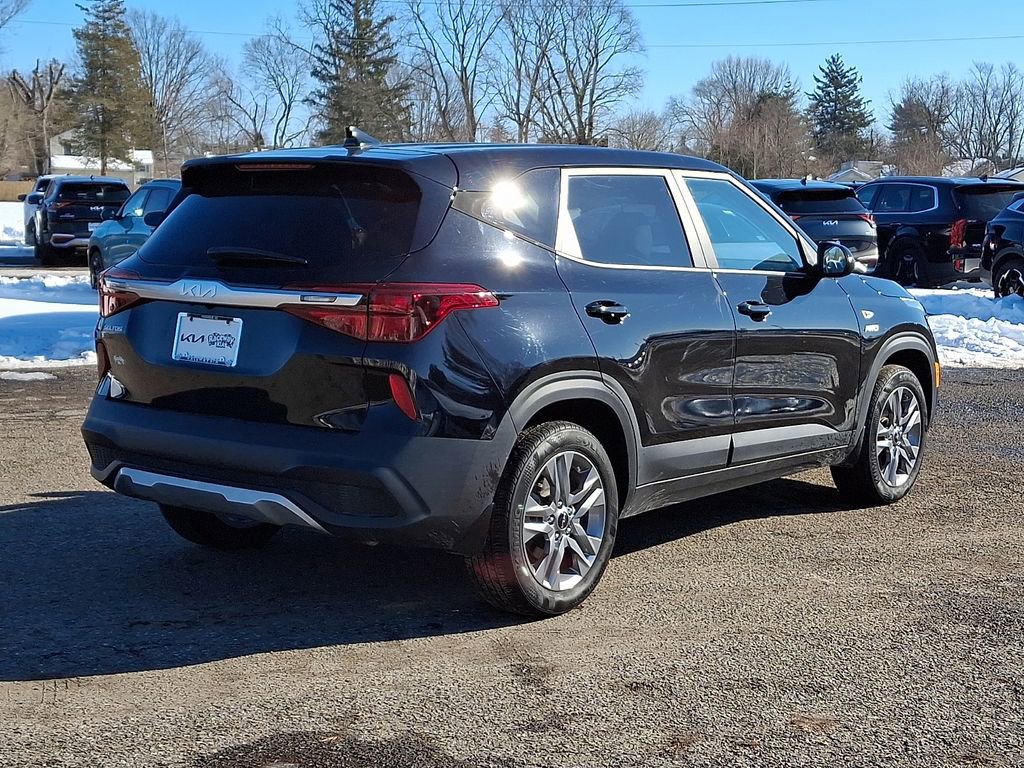 Certified 2023 Kia Seltos LX AWD/4WD image 7