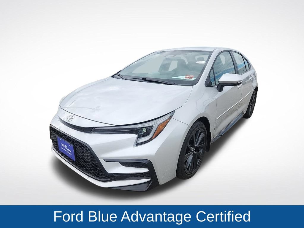 Used 2024 Toyota Corolla SE FWD image 3