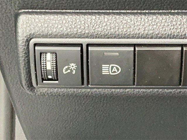 Used 2024 Toyota Corolla LE image 25