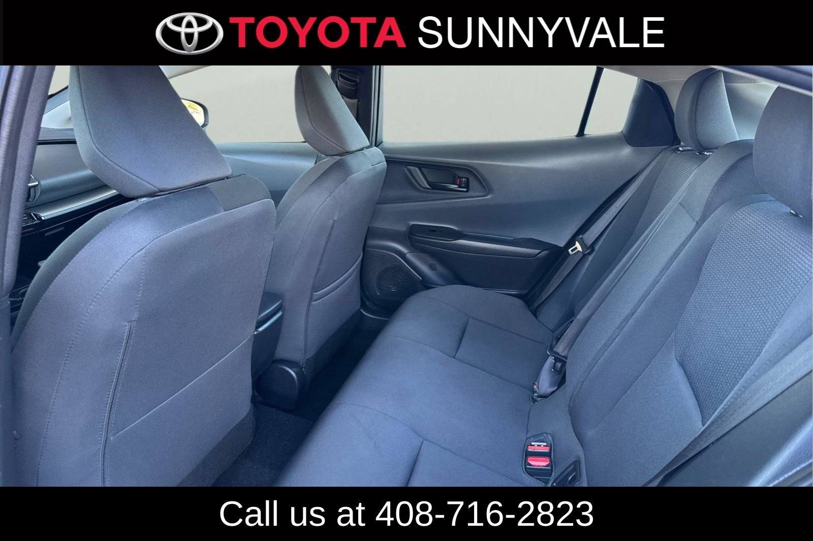 Used 2025 Toyota Prius LE image 5