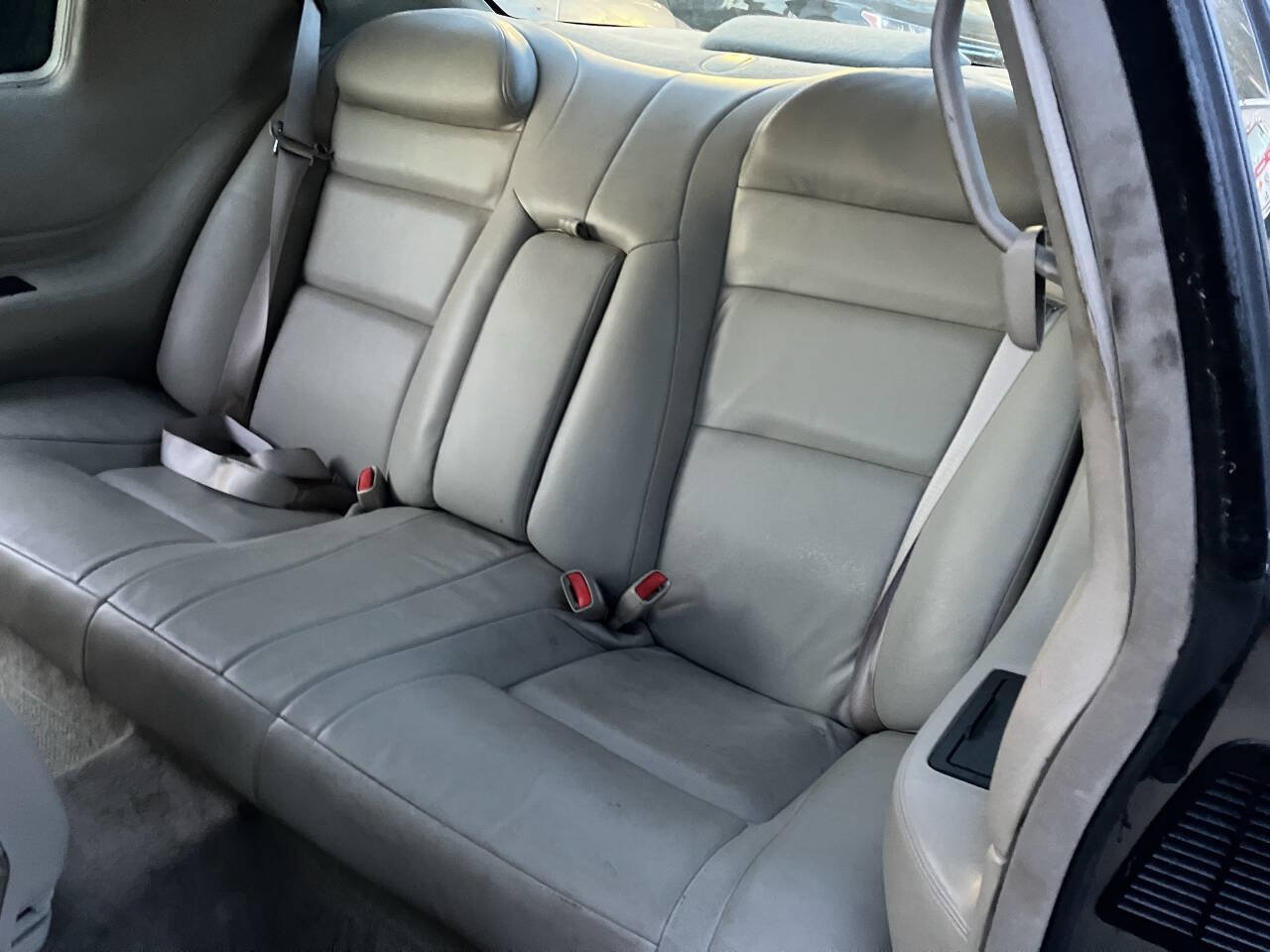 Used 2000 Cadillac Eldorado ESC w/ Comfort/Convenience Pkg FWD image 23